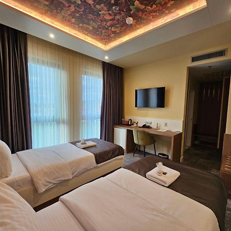 Hotel Etna Gracanica  Εξωτερικό φωτογραφία