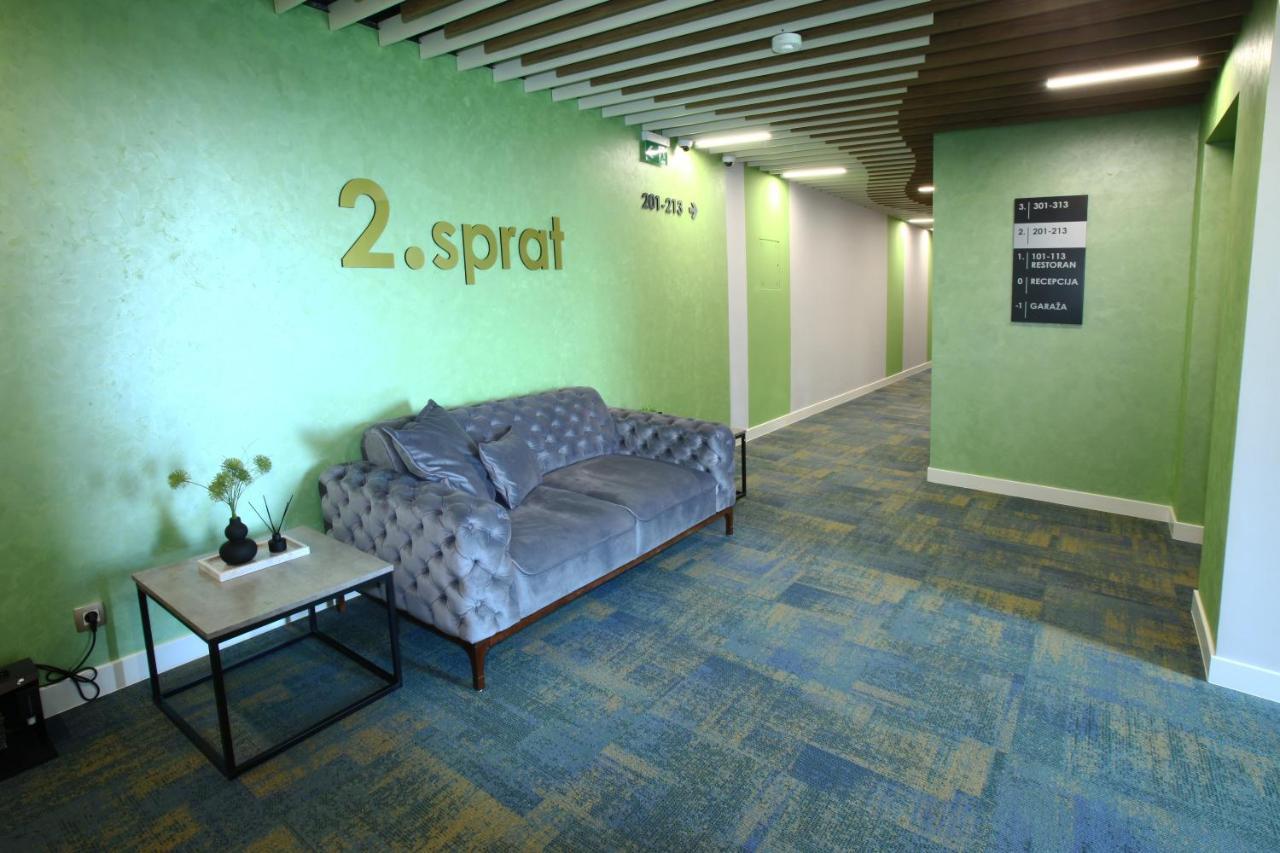 Hotel Etna Gracanica  Εξωτερικό φωτογραφία