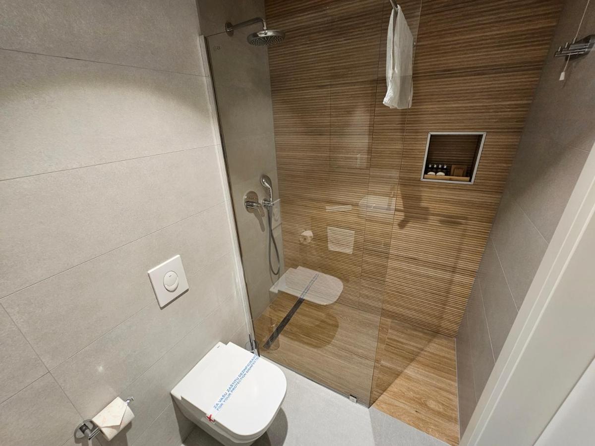 Hotel Etna Gracanica  Εξωτερικό φωτογραφία