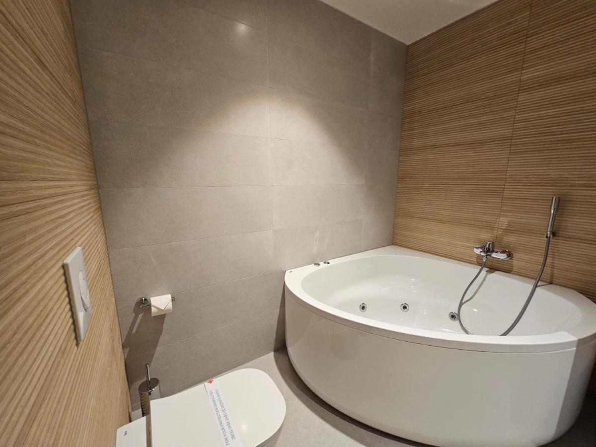 Hotel Etna Gracanica  Εξωτερικό φωτογραφία