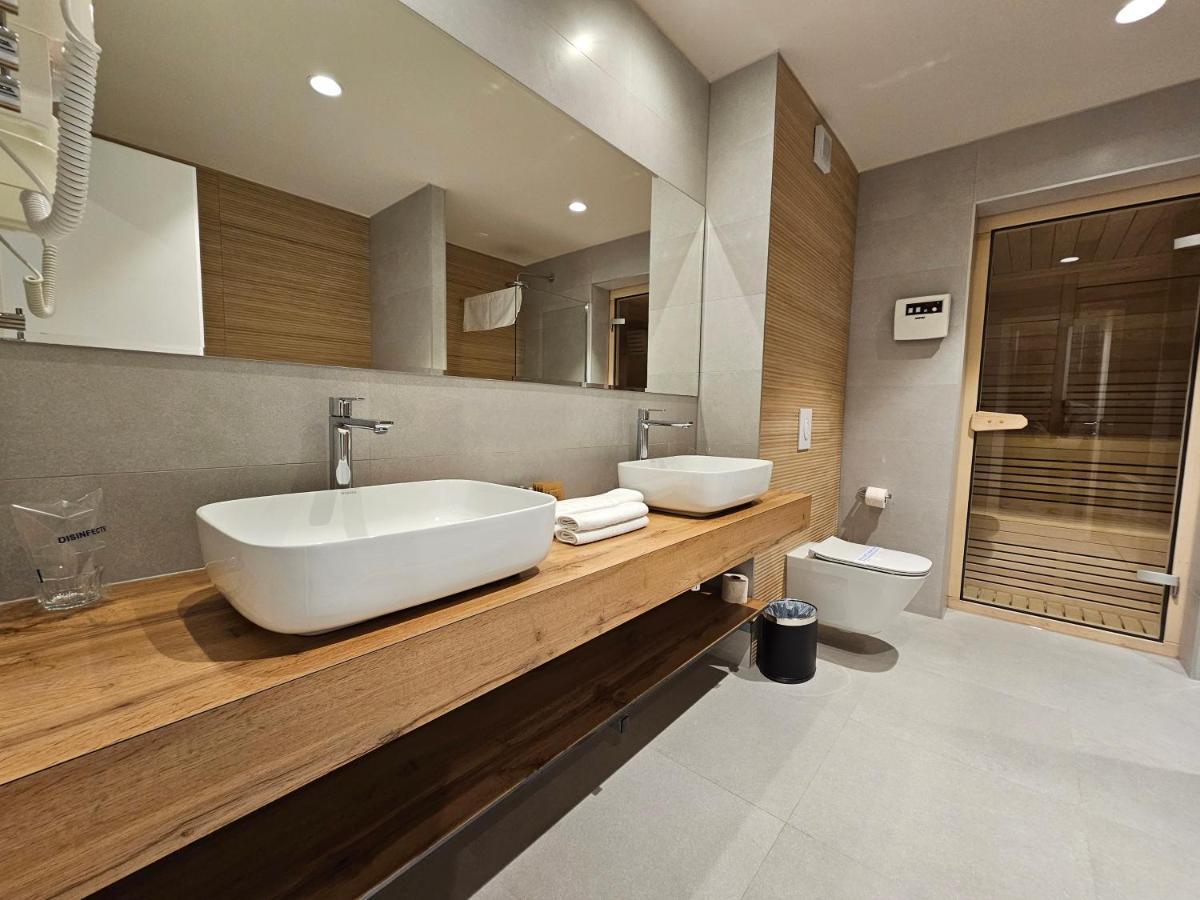 Hotel Etna Gracanica  Εξωτερικό φωτογραφία