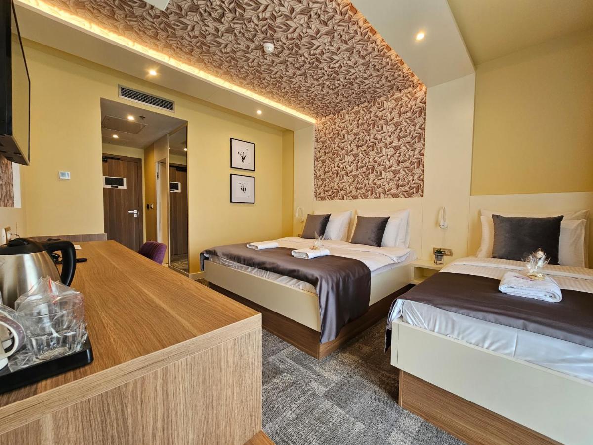Hotel Etna Gracanica  Εξωτερικό φωτογραφία