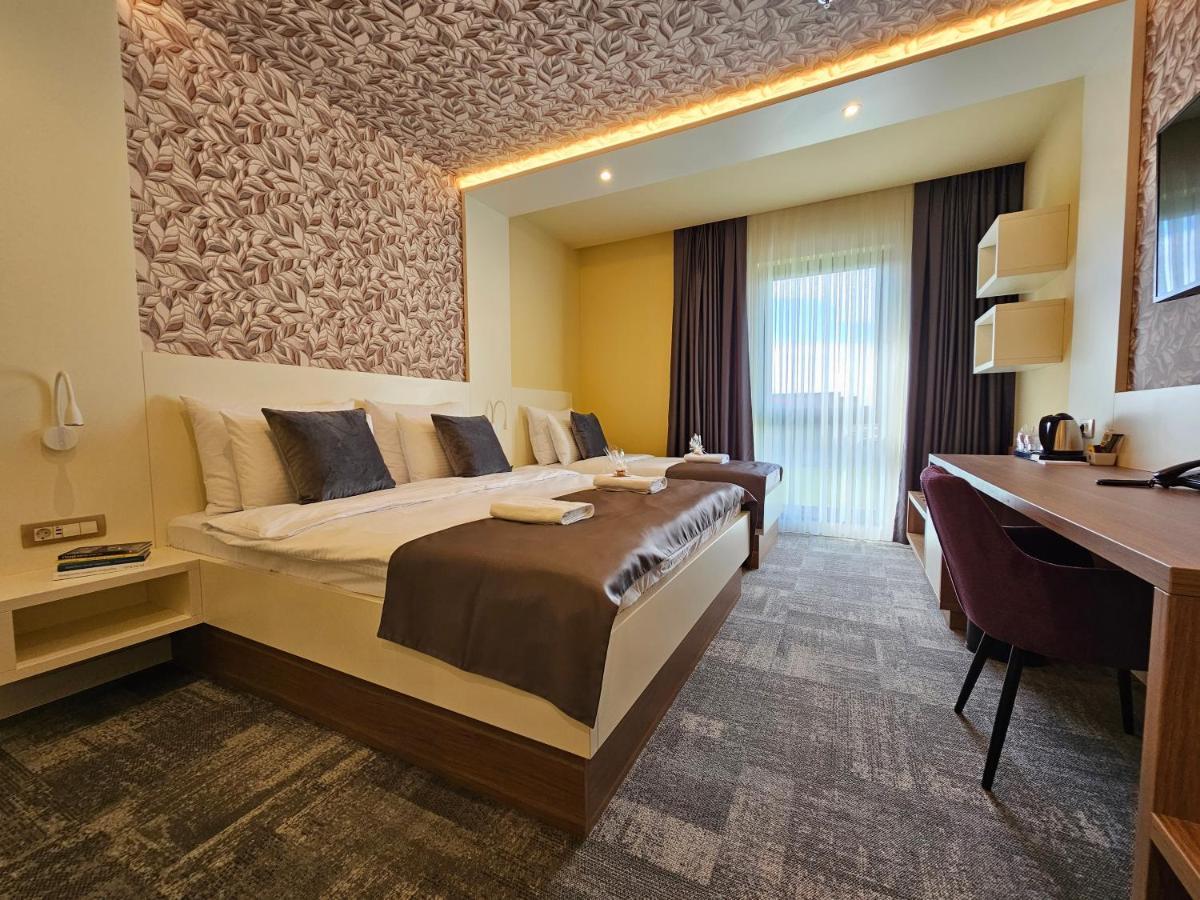 Hotel Etna Gracanica  Εξωτερικό φωτογραφία