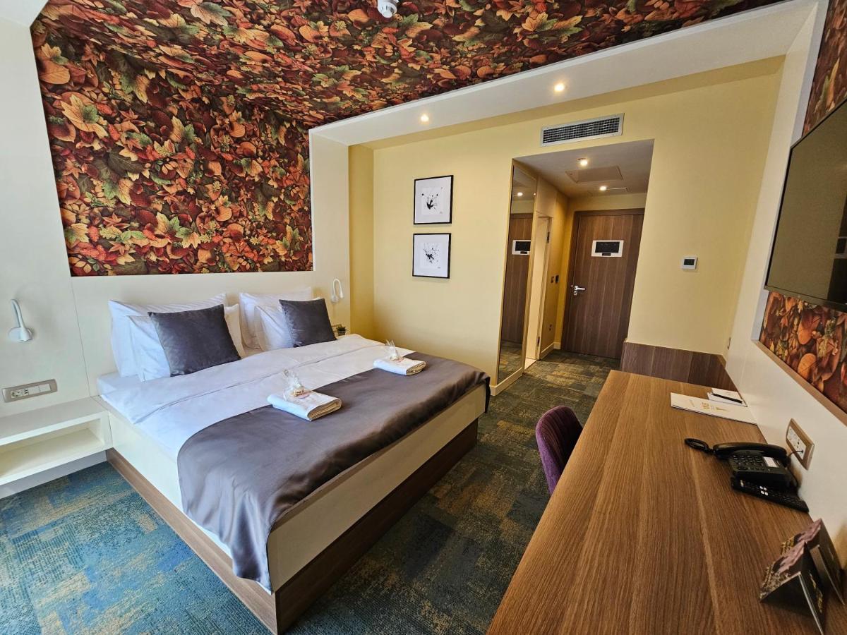 Hotel Etna Gracanica  Εξωτερικό φωτογραφία