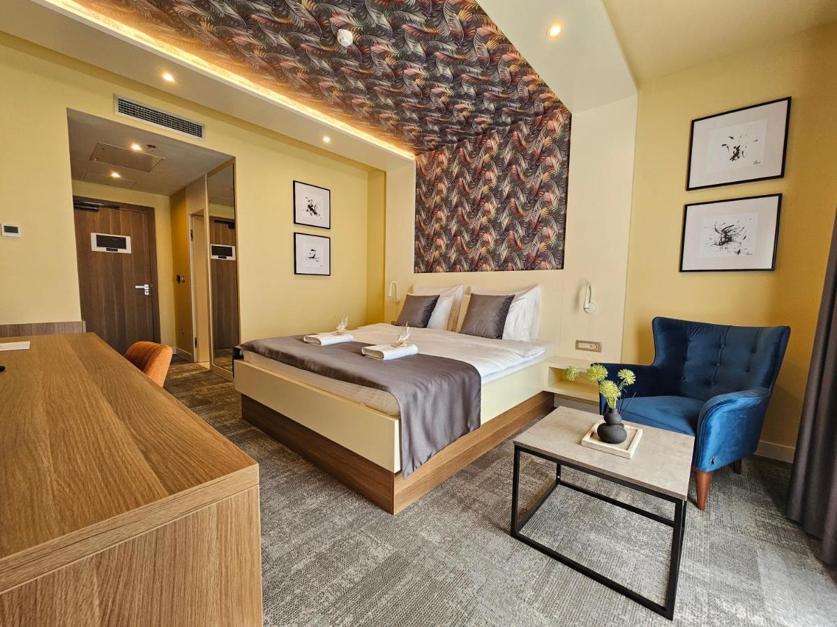 Hotel Etna Gracanica  Εξωτερικό φωτογραφία