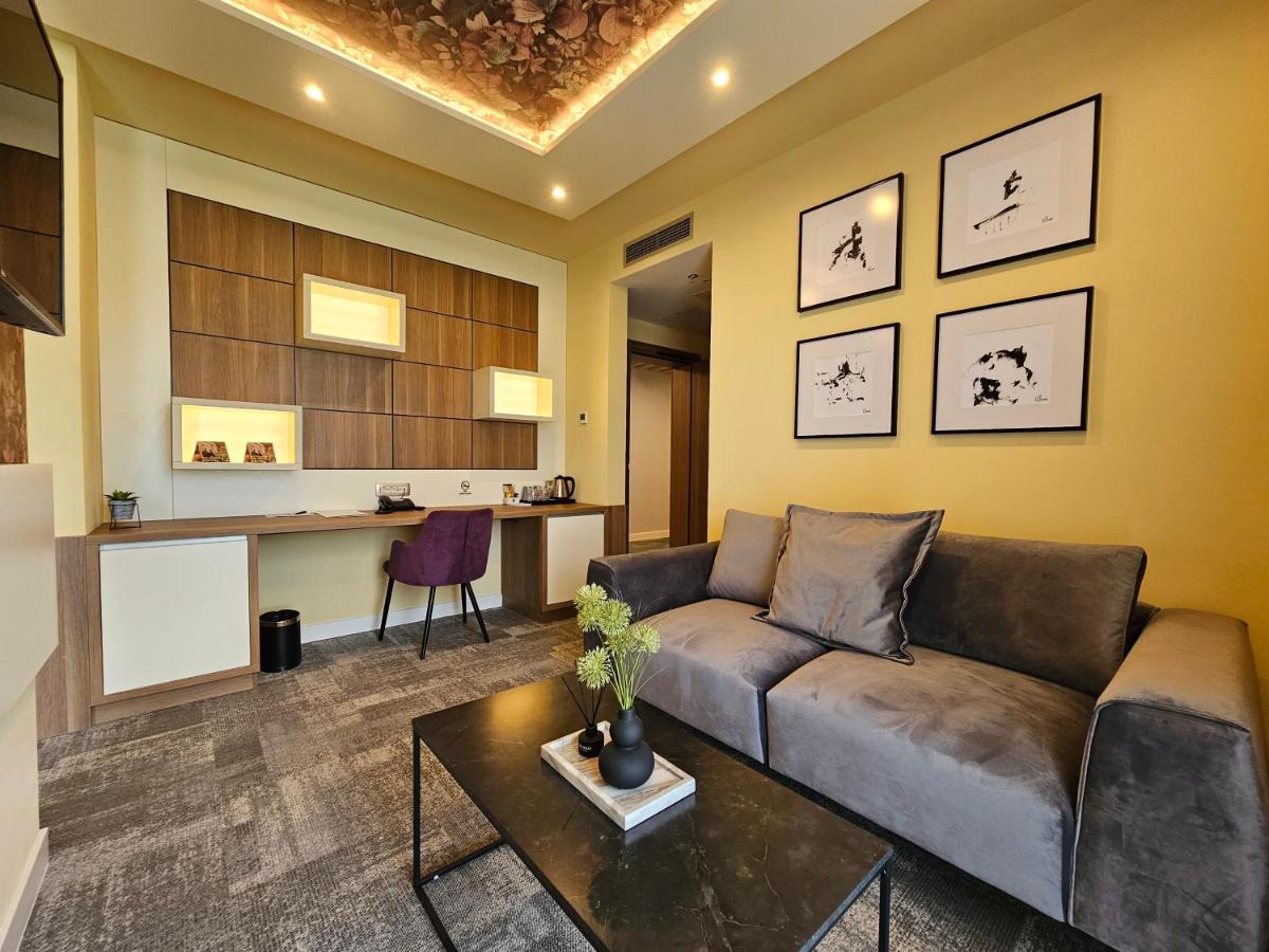 Hotel Etna Gracanica  Εξωτερικό φωτογραφία