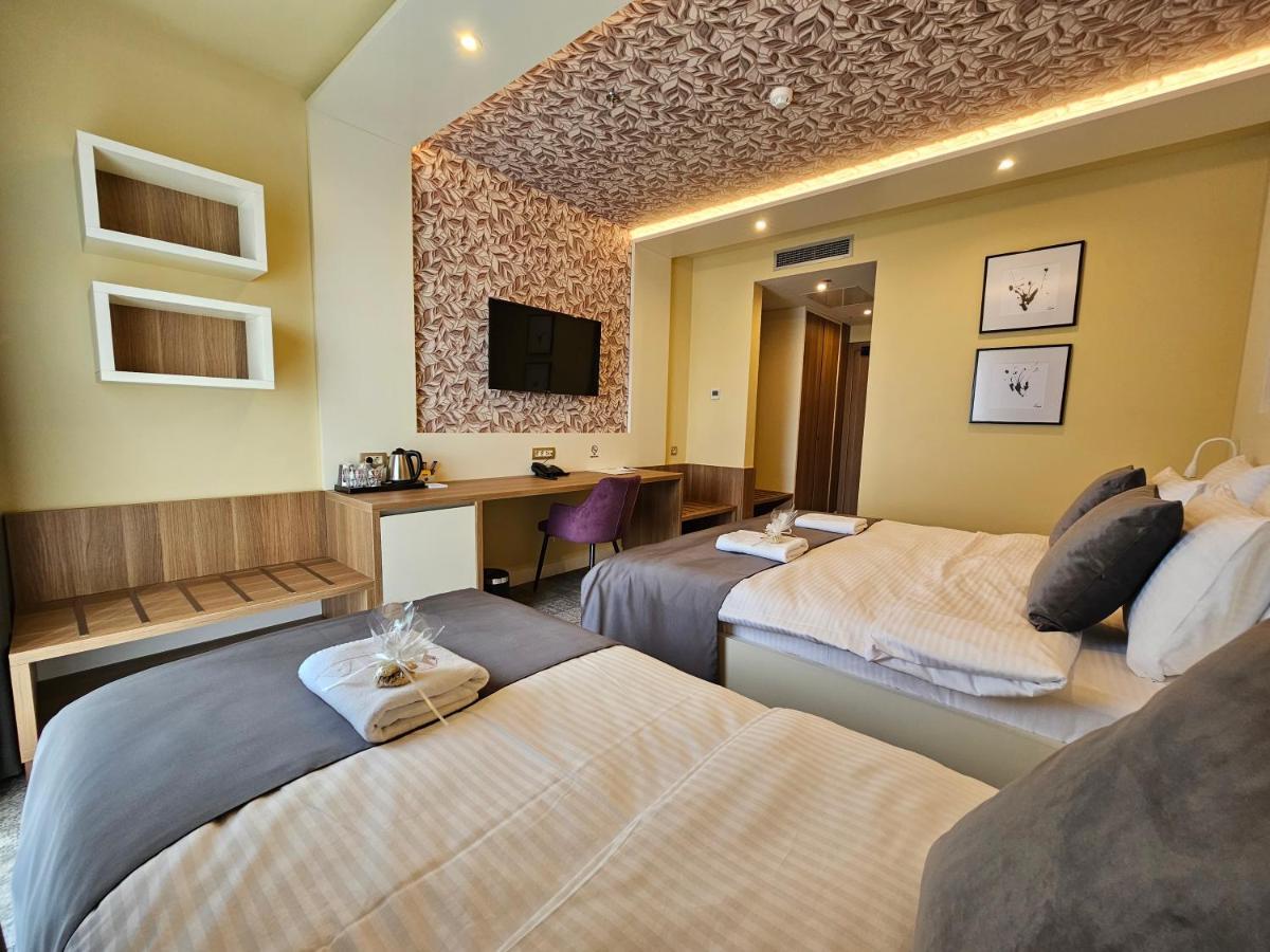 Hotel Etna Gracanica  Εξωτερικό φωτογραφία