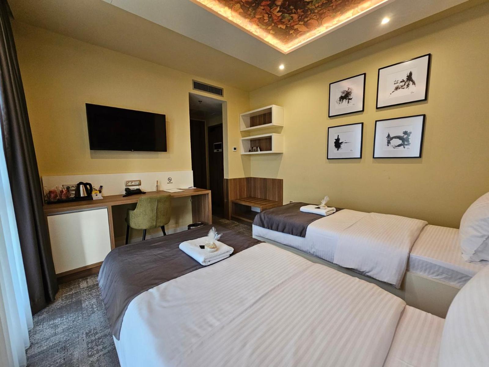 Hotel Etna Gracanica  Εξωτερικό φωτογραφία