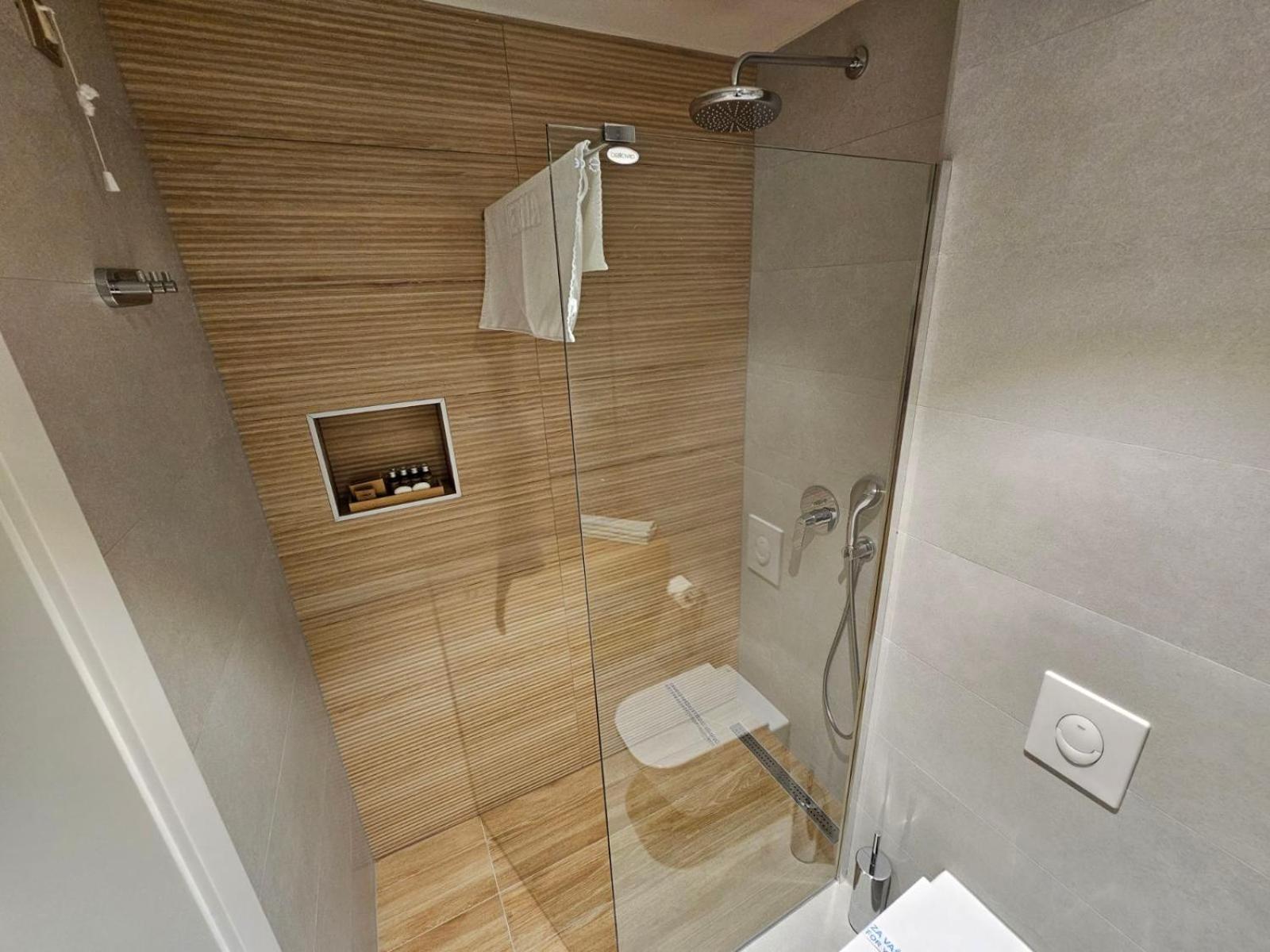 Hotel Etna Gracanica  Εξωτερικό φωτογραφία