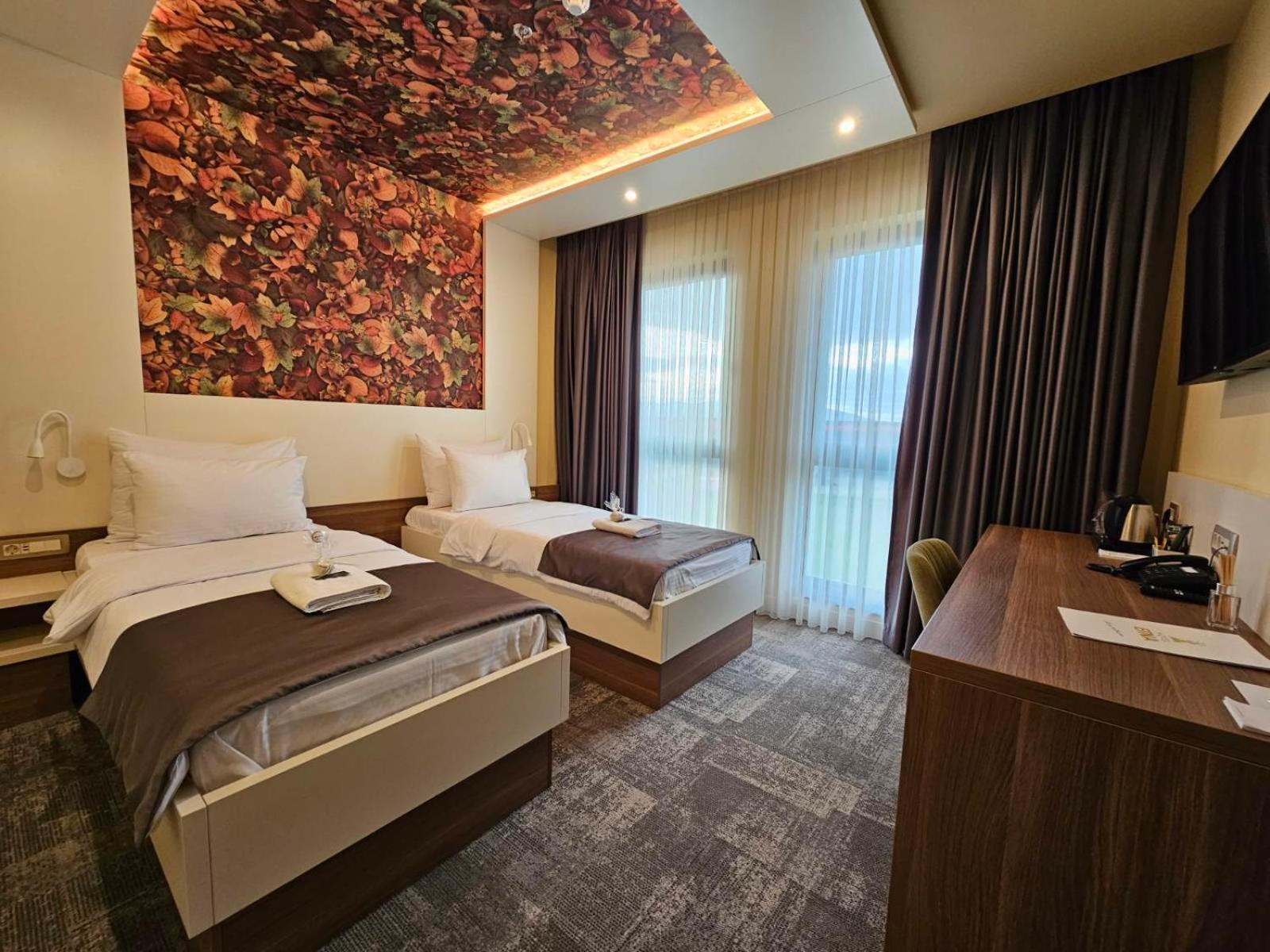 Hotel Etna Gracanica  Εξωτερικό φωτογραφία